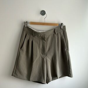 Aritzia Wilfred The Effortless Short™ Mid-Thigh